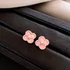Brincos de Letra com Zircônia e Pérola Agulha de Prata, Elegantes e Versáteis, Brincos Estilo Chanel, Brincos da Moda de Luxo Leve de Alta Qualidade Atacado
