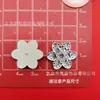 Accesorios de plástico dorados y plateados electrochapados de oso, conejo, corazón, corbata de moño, estrella para DIY en pinzas para el cabello, fundas de teléfono y zuecos