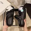 Zuecos de suela gruesa, ligeros, antideslizantes, de verano, suela blanda, con dibujos animados, lindos, estilo nuevo, Sandalias cerradas para mujer 2026