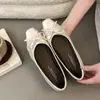 Sapatilhas Femininas Estilo Francês Tamanho Pequeno Bico Quadrado Salto Escondido Mulheres 2026 Chegada Nova de Verão Sapatos Singelos Elegantes com Laço Boca Rasa Mulheres