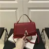 Nova Bolsa Quadrada Pequena Estilosa e Tendência Bolsa Feminina Casual Chic para Outono e Inverno 2025 Bolsa de Ombro Transversal