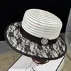Chapéu de Malha Decorativo com Renda e Strass para Viagem ao Ar Livre, Estilo Novo Primavera/Verão 2025, Elegante, Respirável, Chapéu de Sol