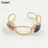 Wt-B699 Piedra Cruda Natural Amatista Perla Incrustaciones Latón Diseño Calado Pulsera Abierta Regalo de Cumpleaños para Niña
