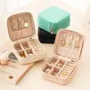 Joyero de Viaje para Joyas, Caja de Almacenamiento de Joyas Portátil Pequeña de Alta Gama, Exquisita de Nuevo Estilo para Pendientes, Collares, Anillos