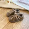 Zapatos de Concha con Estampado de Leopardo para Niños 2026 Otoño/Invierno Nuevos Zapatos Deportivos para Niños Ligeros Versátiles de Moda Zapatos de Entrenamiento Alemanes