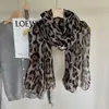 Bufanda de Algodón y Lino Nueva Versátil Elegante de Moda con Estampado de Leopardo para Mujer Verano Ligera de Viaje Protección Solar Bufanda de Seda