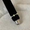 Coleção de Anéis de Metal Vazado com Renda de Alto Padrão Estilo Francês para Mulheres, Luxo Leve, Personalizáveis, Modernos, Tendência, Versáteis