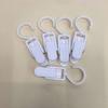 Clip multifuncional para tienda de supermercado plástico giratorio perchero para sombreros clip para cortinas clip para exhibición de guantes clip para zapatos botas mayoreo
