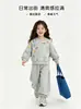 Nova Blusa de Moletom Infantil Outono 2026 Padrão Estrela Colorida Conjunto de Moletom Casual Fofo para Bebês