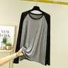 Camiseta de manga larga de modal para hombre para primavera y otoño, versátil para usar como capa exterior, top de cuello redondo con bloques de color, camiseta básica adelgazante
