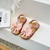 Zapatos Nuevos Primavera Verano 2026 Zapatos de Bebé Antipatadas Suela Suave con Lazo Sandalias de Princesa de Punta Cerrada Sandalias para Niños Pequeños