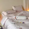 Juego de ropa de cama bordado de tres piezas de algodón peinado de fibra larga estilo femenino, juego de cuatro piezas de algodón puro, sábana bajera, funda de edredón y sábana encimera de algodón, ropa de cama para niñas
