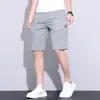 Verano 2026 Nuevos Shorts Casuales de Moda para Hombre Tela de Seda Helada Shorts para Hombre Shorts Juveniles Shorts de Cinco Puntos
