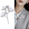 Venta caliente transfronteriza de ropa de moda europea y americana, lindo broche vintage de tres flores de perla, ramillete, joyería transfronteriza a juego.