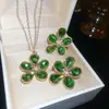 Um Toque de Verde Oliva~ Colar de Flor Cravejado com Diamantes de Alto Padrão, Corrente para Clavícula de Festa de Nicho de Luxo Leve, Joias de Nicho de Luxo