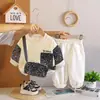 Conjunto Masculino 2026 Novo Estilo Primavera e Outono Moda Infantil: Conjunto de Duas Peças: Moletom de Outono com Mangas Longas e Bolsa Transversal