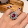 2023 Novo Conjunto de Joias Brincos Anel Pingente Estilo Europeu e Americano Vintage Corindo Vermelho Imitação Denier Moda Feminina