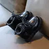 Sapatos de Inverno Infantis 2026 Botas Martin para Crianças Botas Curtas de Couro de Algodão Grandes para Meninos Botas de Neve Quentes com Forro de Lã Exportação
