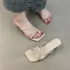 Sandalias de Tacón Alto Francesas de Nicho Verano 2026 Rojas Retro de Tira Fina Romanas de Moda con Punta Abierta Sandalias de Tacón de Aguja