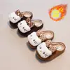 Chinelos Casuais Versáteis para Mulheres 2026 Outono/Inverno Novo Estilo Moda Fofo Desenho Animado Gatinho Chinelos Peludos Fechados para Mulheres