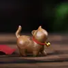 Figura de Gato Linda Tallada en Sándalo Gato Curioso Gato Confiado Gatito de Madera Arcoíris Mini Adorno de Escritorio Manualidad