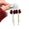 Pendientes de Lazo Rojo Terciopelo para Mujer, Dulces Pendientes con Borlas con un Ambiente de Lujo Ligero y de Moda, Accesorios para Orejas Únicos y Elegantes