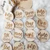 Hito de madera de origen transfronterizo, virutas de madera, accesorios fotográficos para bebés recién nacidos, grabado láser, tarjeta de hito de madera