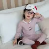 Venta al por mayor de pescado pequeño y caramelos de níspero, en stock, ropa de estar de algodón Lycra grado A, conjunto de ropa de otoño para niños (top y pantalones)