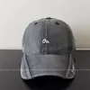 Gorra de béisbol bordada con letras de marca coreana de nicho de moda 2026 para mujer, estilo callejero versátil, gorra de béisbol adelgazante para hombre
