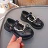 Zapatos de princesa de cuero para niñas, colección otoño 2026, estilo infantil con lazo, planos negros de inspiración británica, para actuaciones de niñas pequeñas