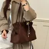 Bolso de gamuza para mujer 2026 nuevo de moda otoño vintage Maillard bolsa de mano para la ciudad gran capacidad bolso de hombro
