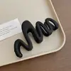 Grampo de Cabelo Elegante Estilo Francês para Mulheres, Presilha Ondulada para a Parte de Trás da Cabeça, Grampo de Cabelo de Alta Qualidade, Presilha Elegante, Acessório de Cabelo Presilha Tubarão