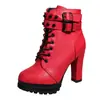 Botas Martin de Novo Estilo Outono/Inverno 2026 para Mulheres, Estilo Europeu e Americano, Botas Curtas de Salto Alto com Forro de Lã, Salto Grosso, Bico Redondo, Cadarço, Botas de Couro com Tachas Atacado