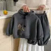 Traje de Felpa para Niños Invierno Nuevo Estilo con Capucha Estampado de Dibujos Animados para Niños Conjunto Casual de Dos Piezas de Otoño e Invierno para Niñas