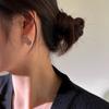 Pendientes de personalidad exagerada con superficie curva irregular y superficie brumosa esmerilada para mujer, estilo extremadamente simple, pendientes Joker personalizados a la moda.