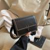 Bolso bandolera pequeño, cuadrado, moderno, sencillo y ancho con cierre abatible, estilo retro, combinable con todo.
