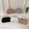 Bolsa de pelúcia com lantejoulas para outono e inverno 2024 nova moda bolsa transversal com corrente de ombro doce bolsa portátil tipo concha