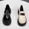 Mocassins plataforma femininos com solas grossas e aumento de altura, novo modelo outono 2026, slip-on estilo britânico retrô em couro