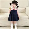 Vestido suéter para meninas, novo estilo outono/inverno, com estampa de cerejas, com um colete de tricô e um design plissado doce