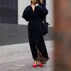 Nuevo Abrigo Largo Holgado de Otoño/Invierno 2026 para Mujer, Estilo Europeo y Americano, Corte Holgado con Cinturón de Corbata, Estilo Relajado, Largo por Encima de la Rodilla