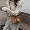 Bolsa tote balde estampada estilosa para mulheres, nova coleção outono 2026, moda nicho, alto apelo estético, bolsa de ombro e bolsa transversal estilosas