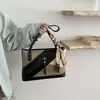 Bolso de Hombro Tipo Tote Grande de Alta Calidad Transfronterizo para Mujer, Nuevo Bolso de Mano Retro de Moda para Viajar con Superficie Suave al por Mayor