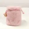 Venta Directa de Fábrica Bolsa de Terciopelo de Conejo Cierre de Cordón Bolsillo con Solapa Pantalones Bolsa Cosmética de Felpa Bolsa Conveniente para Estudiantes Bolsa para Joyas Bolsa para Cambio