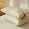 Núcleo de almohada de hotel de algodón de color natural clase A, almohada individual para adulto de algodón puro, venta al por mayor transfronteriza
