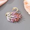 Nuevo Producto Transfronterizo, Lujo Accesible, Broche de Cisne con Degradado de Gama Alta, Corsage de Falda Elegante de Imitación de Industria Pesada, Pin Antiexposición