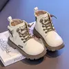Botas curtas quentes forradas com fleece para crianças, coleção de inverno 2025, design fofo de coelho com strass, botas estilo Martin para meninas, tamanhos médios e grandes, botas de algodão de camada dupla