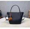 Bolsa Saco, Novo Estilo, Couro Bovino de Primeira Camada, Bolsa Cesta Feminina, Bolsa Transversal Fashion e Versátil, Bolsa Feminina de Grande Capacidade