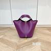 Bolsa Cesta de Verduras para Suegra Estilo Nuevo Otoño 2025 Bolso de Mano de Cuero Genuino con Patrón de Lichi Bolso Cubo de Piel de Vaca para Mujer