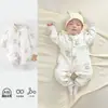 Roupa para recém-nascidos e bebês, quente para outono e inverno, macacão acolchoado de 40g, adequado para bebês muito pequenos, design sem costura para uso externo