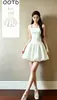 Vestido branco tomara-que-caia com cintura marcada, suave e requintado para o verão, um lindo vestido curto para mulheres baixinhas, look de verão estilo coreano
